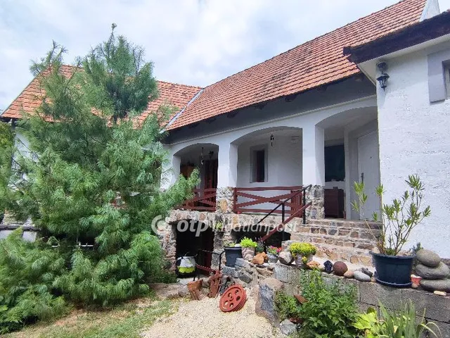 Eladó ház Badacsonytördemic 240 nm