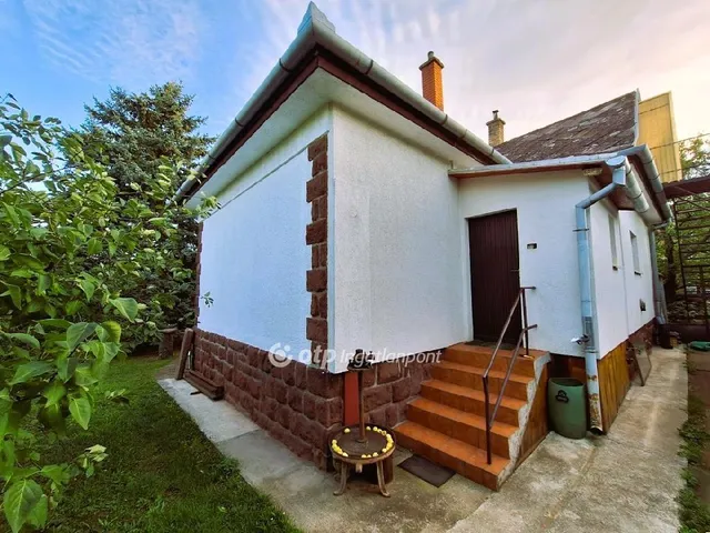 Eladó ház Alsóörs 86 nm