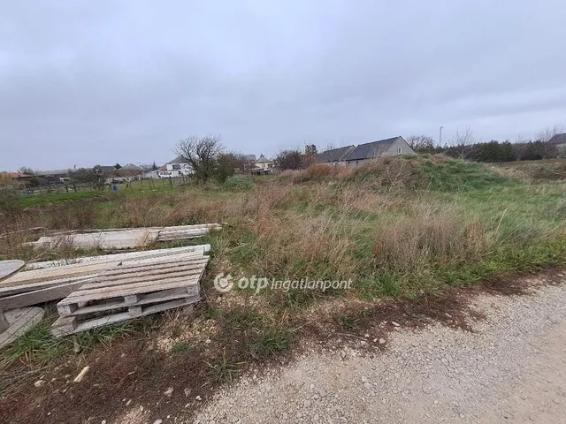 Eladó telek Hajmáskér 641 nm