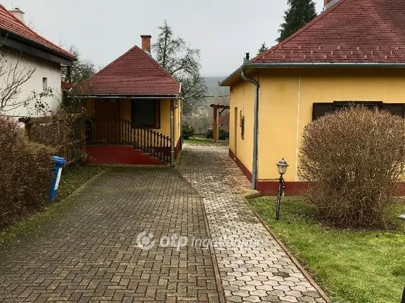 Eladó ház Eplény 160 nm