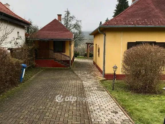 Eladó ház Eplény 160 nm