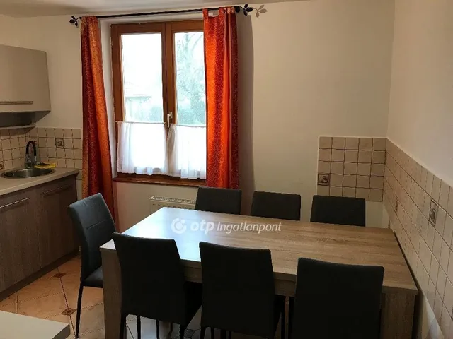 Eladó ház Eplény 160 nm