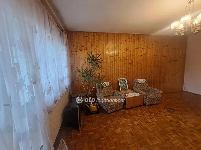 Eladó lakás Veszprém, Újtelep 80 nm