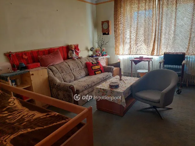 Eladó lakás Zirc 64 nm