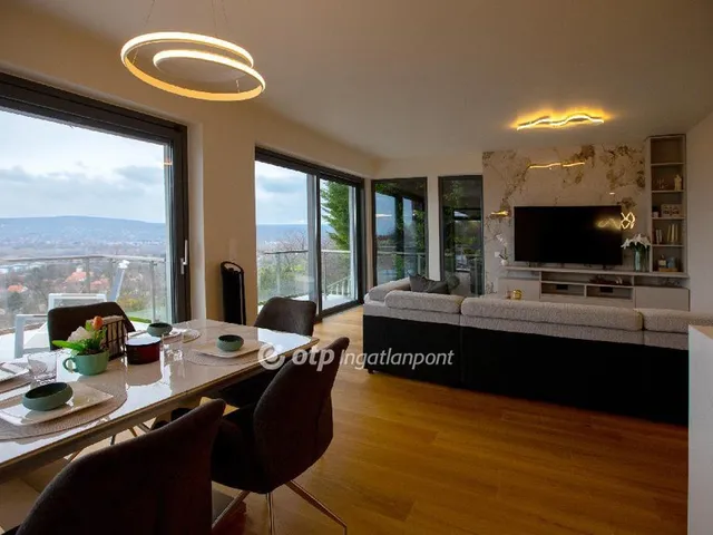 Eladó lakás Balatonfűzfő, Mámatető 225 nm