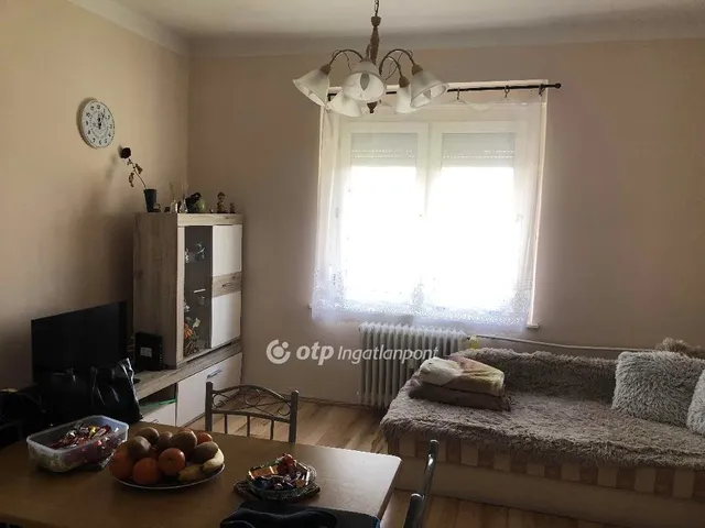 Eladó lakás Ajka 60 nm
