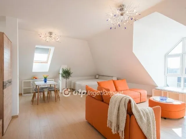 Eladó lakás Balatonkenese 42 nm