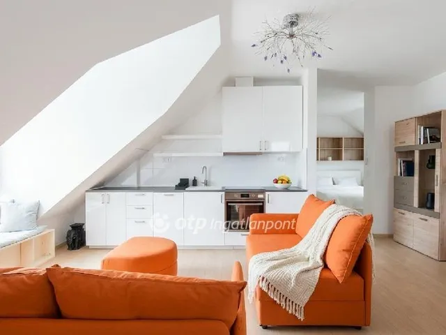 Eladó lakás Balatonkenese 42 nm