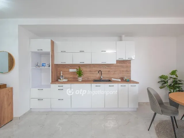 Eladó lakás Balatonfűzfő 49 nm