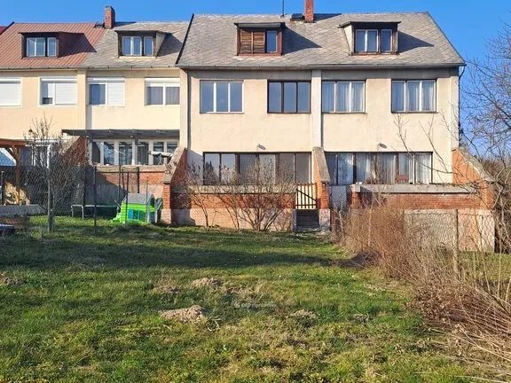 Eladó lakás Zirc 77 nm