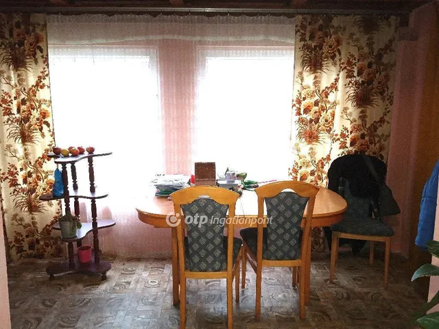 Eladó ház Ajka 69 nm