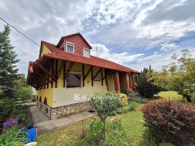 Eladó ház Alsóörs 186 nm