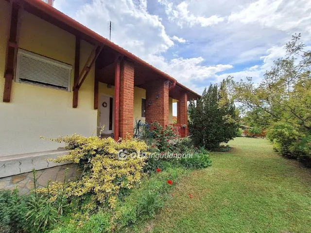 Eladó ház Alsóörs 186 nm