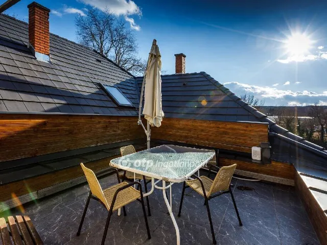 Eladó kereskedelmi és ipari ingatlan Balatonfűzfő 556 nm