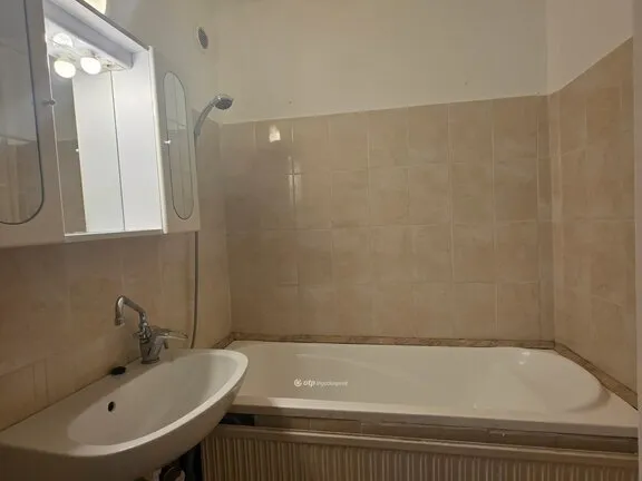 Eladó lakás Ajka 54 nm