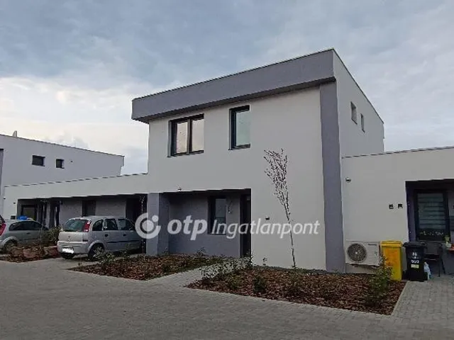 Eladó ház Ajka, Bakonygyepes 89 nm