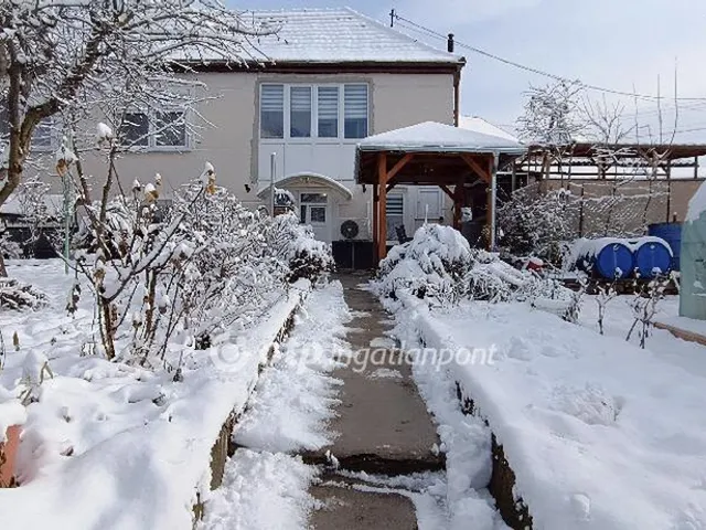 Eladó ház Ajka, Bódé 120 nm