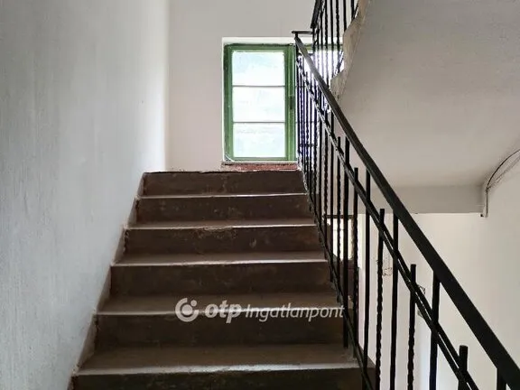 Eladó lakás Ajka 79 nm