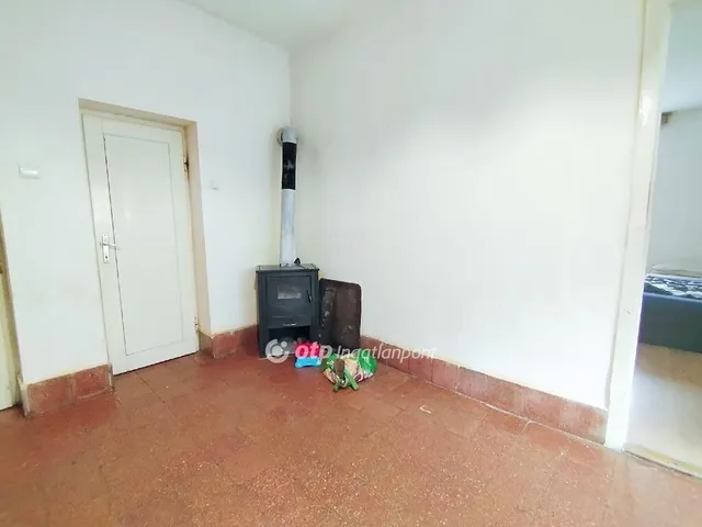 Eladó lakás Ajka 79 nm