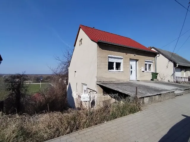 Eladó ház Ajka, Kórházdomb 170 nm