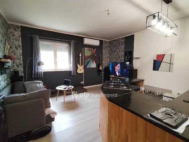 Eladó lakás Ajka 39 nm