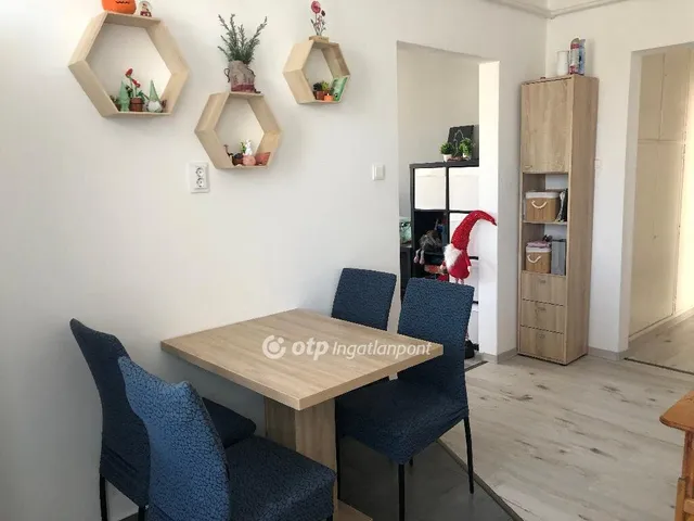 Eladó lakás Ajka 87 nm