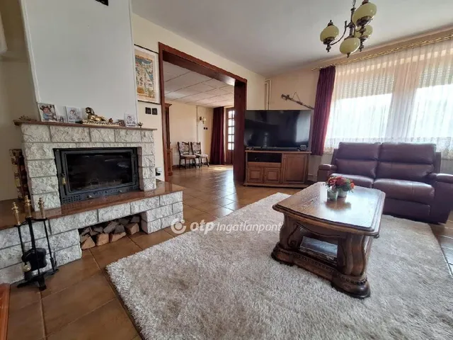 Eladó ház Székesfehérvár, Öreghegy 304 nm