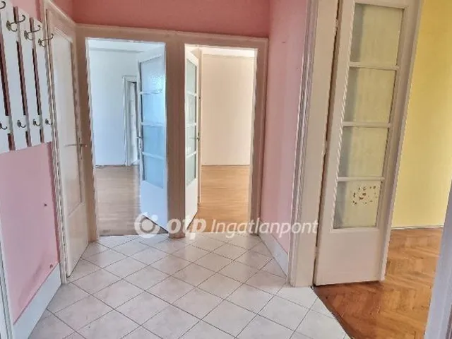 Eladó lakás Pétfürdő 137 nm