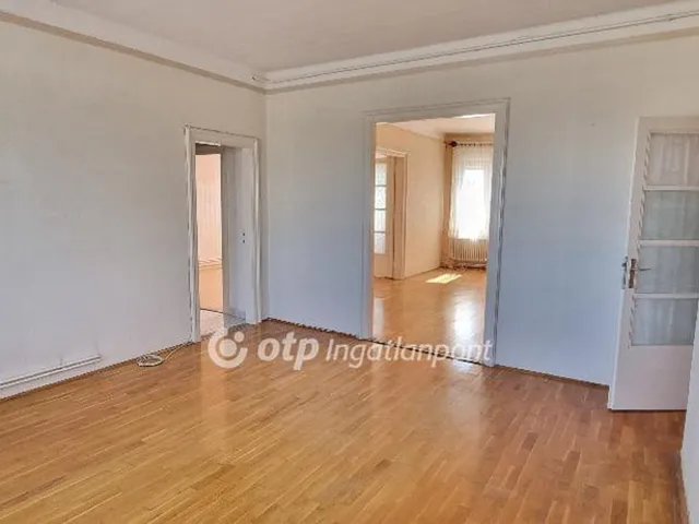 Eladó lakás Pétfürdő 137 nm