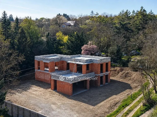 Eladó ház Veszprém 350 nm