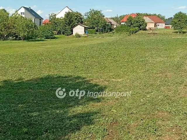 Eladó telek Nagyesztergár 1602 nm