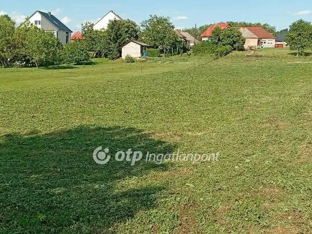 Eladó telek Nagyesztergár 1602 nm