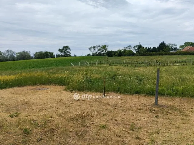 Eladó telek Balatonfőkajár 981 nm