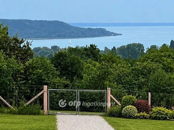 Eladó telek Balatonalmádi 1800 nm