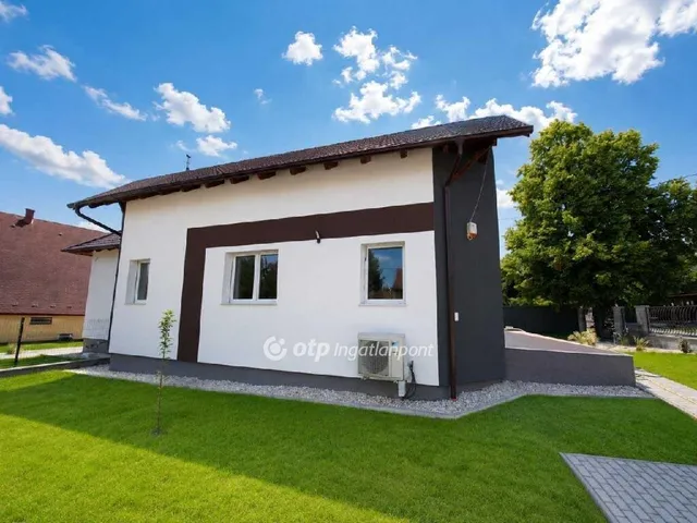 Eladó lakás Balatonakarattya 130 nm