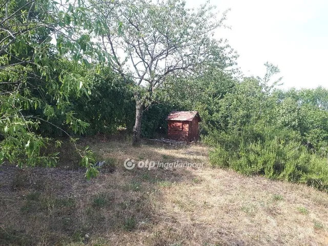 Eladó telek Veszprém, Csatárhegy 807 nm