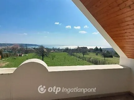 Eladó nyaraló Balatonalmádi 138 nm