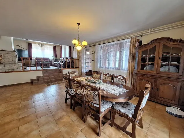 Eladó ház Székesfehérvár 304 nm