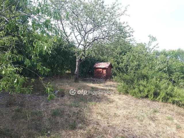 Eladó telek Veszprém, Csatárhegy 807 nm