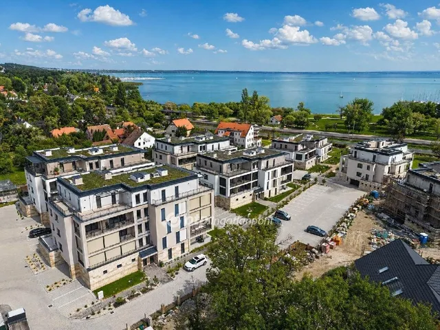 Eladó lakás Balatonkenese 71 nm