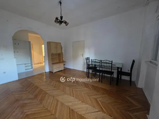 Eladó lakás Pápa 63 nm