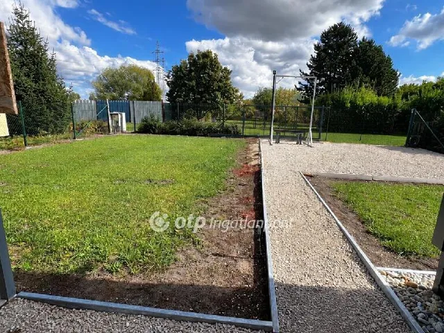 Eladó nyaraló Győr 30 nm