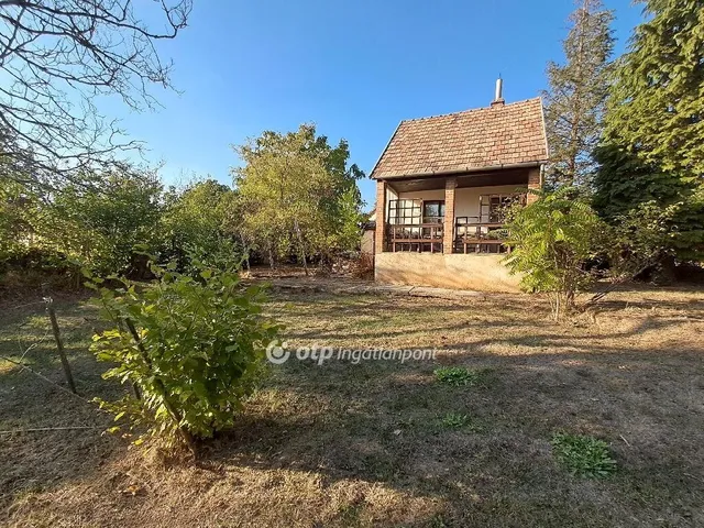 Eladó telek Veszprém 782 nm