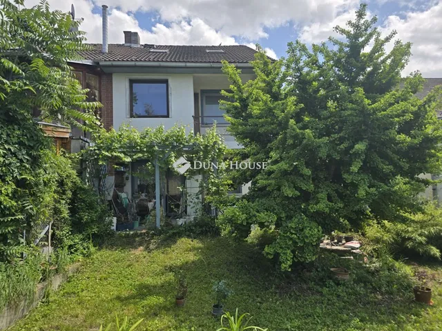 Eladó ház Budapest XVI. kerület 260 nm