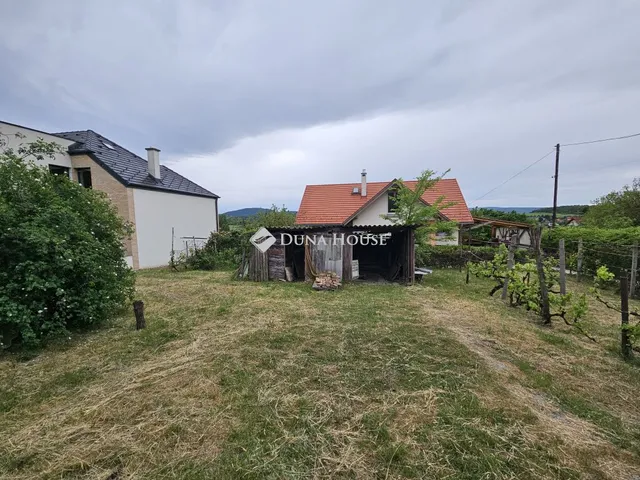 Eladó telek Pilisborosjenő 1000 nm