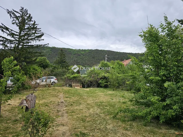 Eladó telek Pilisborosjenő 1000 nm