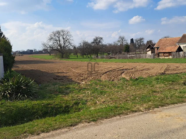 Eladó telek Nádasd 8865 nm