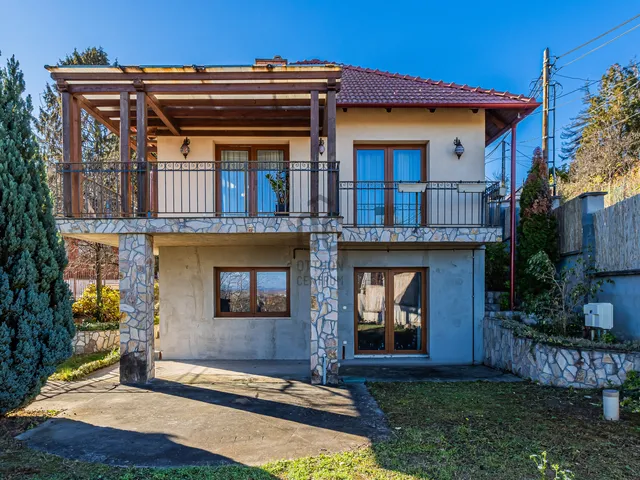 Eladó ház Budakalász 134 nm