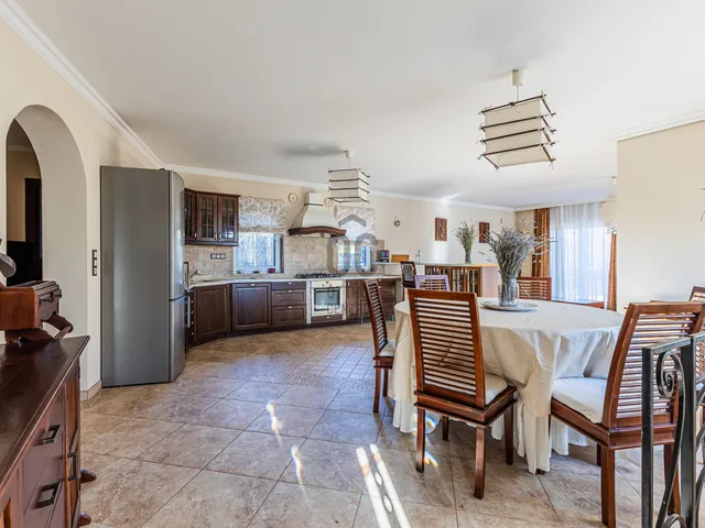 Kiadó ház Budakalász 134 nm