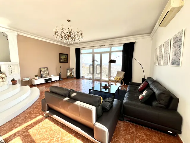 Eladó ház Budapest III. kerület, Remetehegy 350 nm